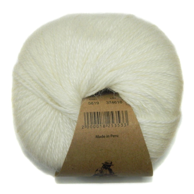 Пряжа "Alpaca Silk" 5819 белый 10*50 г. 150м 60 % альпака, 40 % шелк  Перу